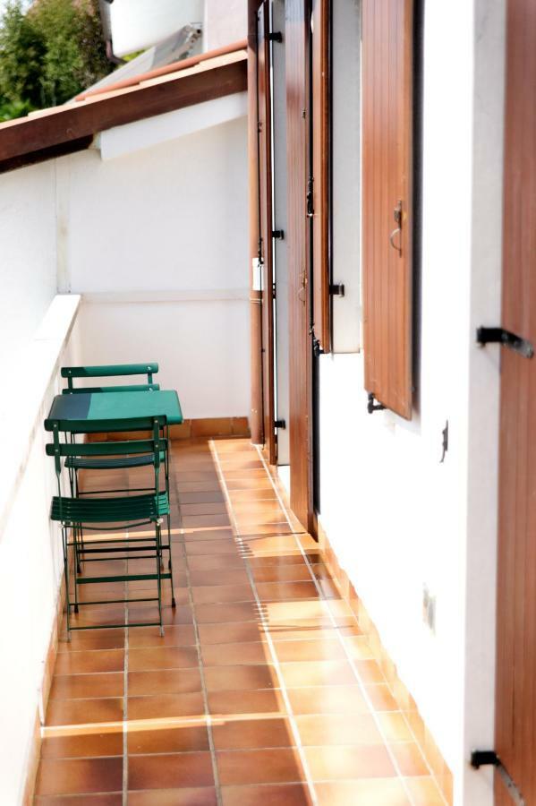 كاستلْنْيوفو ديل غارد Bouganville Room المظهر الخارجي الصورة